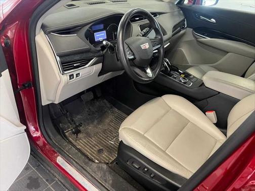 2022 Cadillac XT4 Premium Luxury