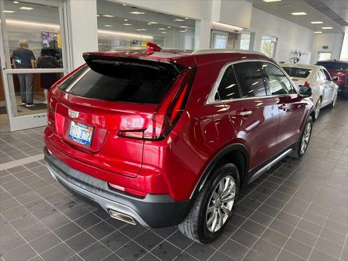 2022 Cadillac XT4 Premium Luxury