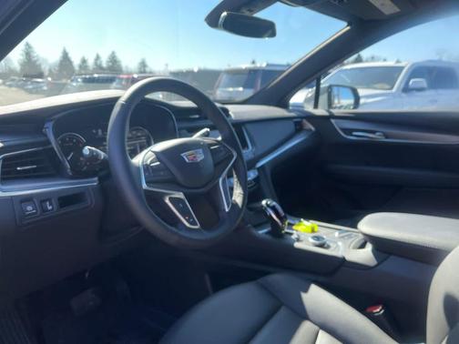 2024 Cadillac XT5 Luxury