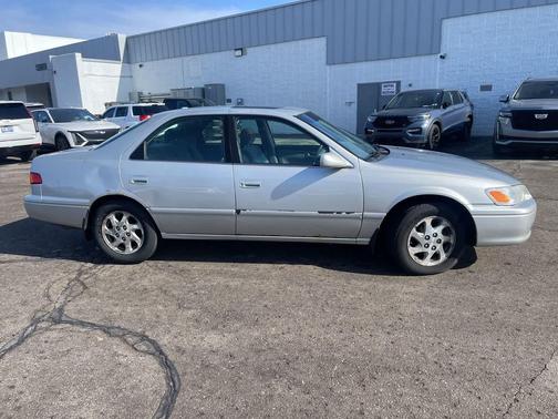 2001 Toyota Camry LE