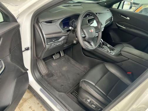 2022 Cadillac XT4 Sport