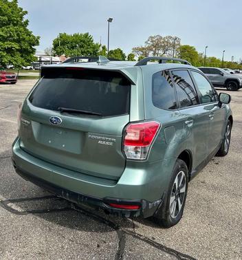 Jasmine Green Metallic 2017 Subaru Forester 2.5i Premium