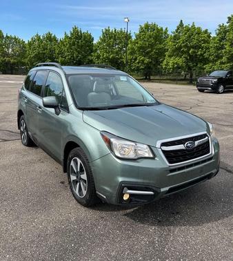 Jasmine Green Metallic 2017 Subaru Forester 2.5i Premium