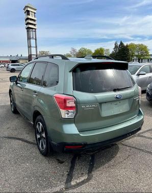 Jasmine Green Metallic 2017 Subaru Forester 2.5i Premium