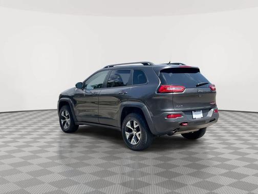 Brilliant Black Crystal Pearlcoat 2014 Jeep Cherokee Trailhawk