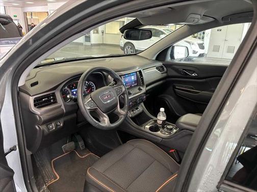 2023 GMC Acadia AWD AT4
