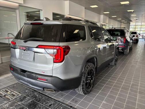 2023 GMC Acadia AWD AT4