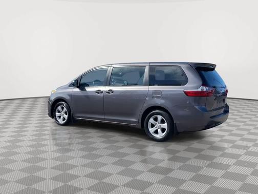 2017 Toyota Sienna SE