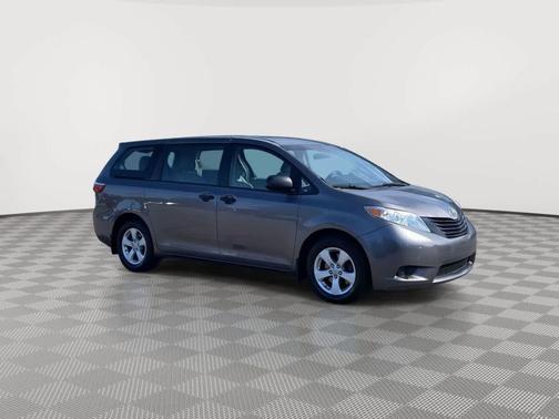 2017 Toyota Sienna SE