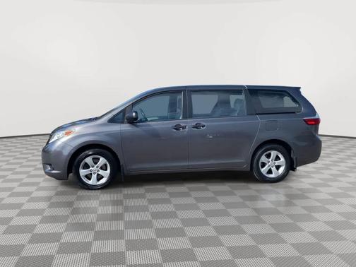 2017 Toyota Sienna SE
