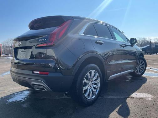 2023 Cadillac XT4 Premium Luxury