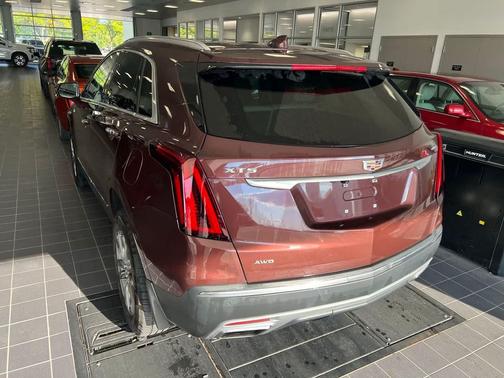 2022 Cadillac XT5 Premium Luxury