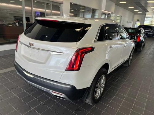 2022 Cadillac XT5 Premium Luxury