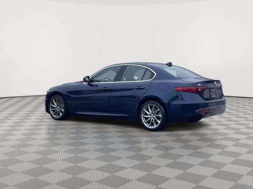 2019 Alfa Romeo Giulia Base