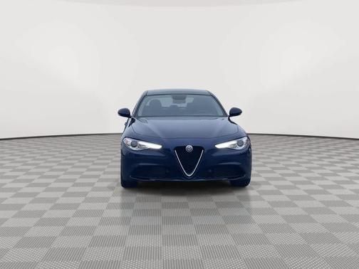 2019 Alfa Romeo Giulia Base