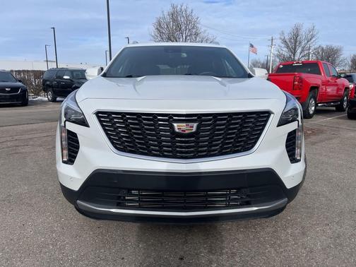 2022 Cadillac XT4 Premium Luxury