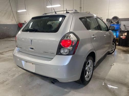2009 Pontiac Vibe Base