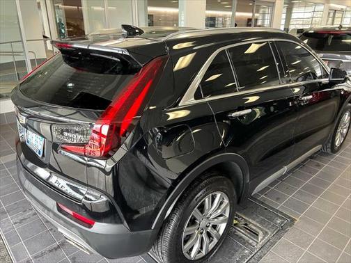 2022 Cadillac XT4 Premium Luxury
