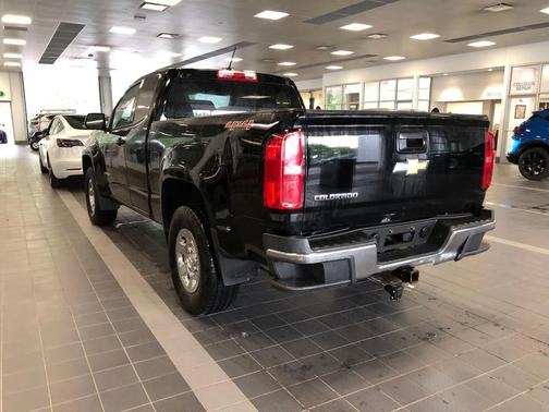 Black 2019 Chevrolet Colorado WT