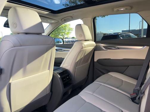 Crystal White Tricoat 2024 Cadillac XT5 Premium Luxury