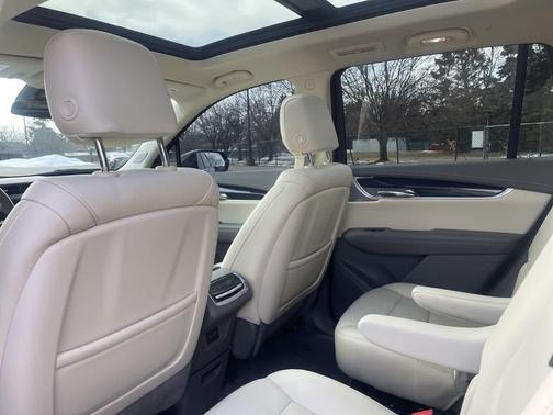 2024 Cadillac XT6 Premium Luxury FWD