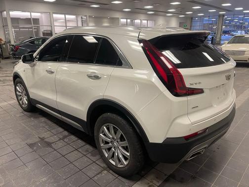 2023 Cadillac XT4 Premium Luxury