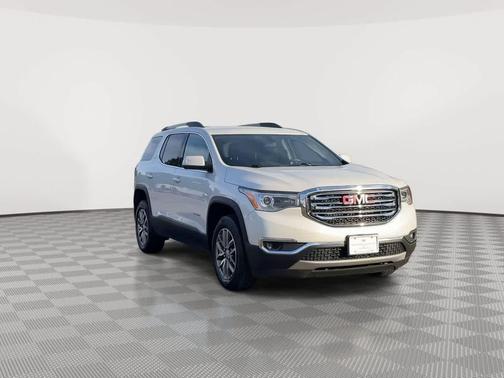 White Frost Tricoat 2019 GMC Acadia SLE-2
