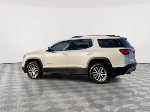 White Frost Tricoat 2019 GMC Acadia SLE-2