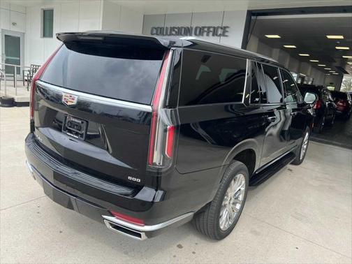 2022 Cadillac Escalade ESV Premium Luxury