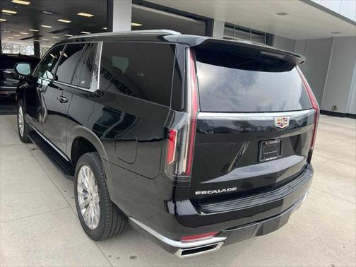 2022 Cadillac Escalade ESV Premium Luxury