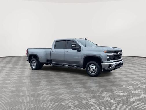 Sterling Gray Metallic 2024 Chevrolet Silverado 3500 LT