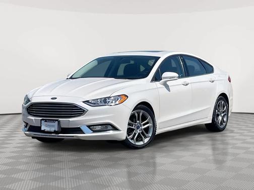 White Platinum Metallic Tri-Coat 2017 Ford Fusion SE
