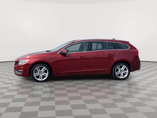 Flamenco Red Metallic 2015 Volvo V60 T5 Premier
