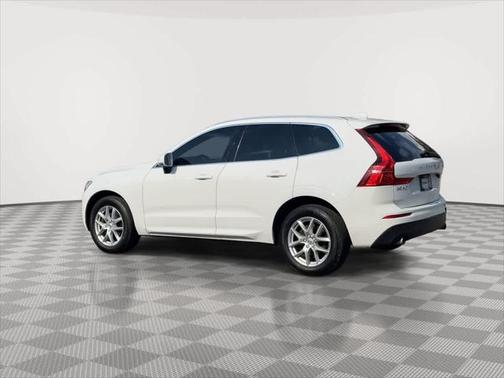 2020 Volvo XC60 T5 Momentum