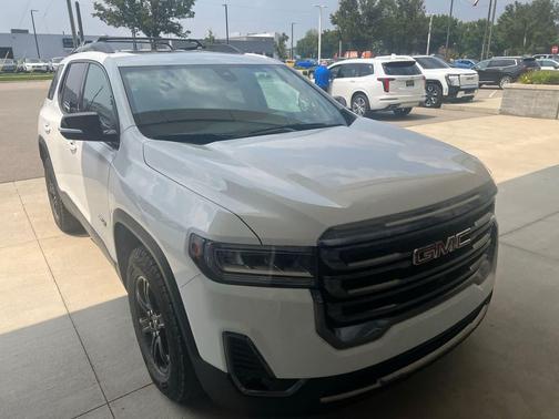2023 GMC Acadia AWD AT4