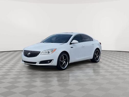 Summit White 2017 Buick Regal Turbo Sport Touring