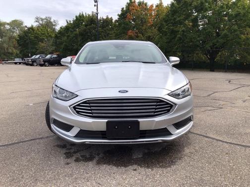Ingot Silver Metallic 2018 Ford Fusion SE