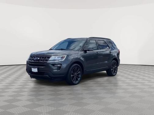 Magnetic Metallic 2018 Ford Explorer XLT