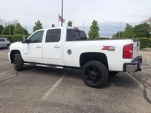 Summit White 2013 Chevrolet Silverado 2500 LT