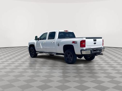 Summit White 2013 Chevrolet Silverado 2500 LT