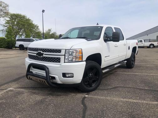 Summit White 2013 Chevrolet Silverado 2500 LT