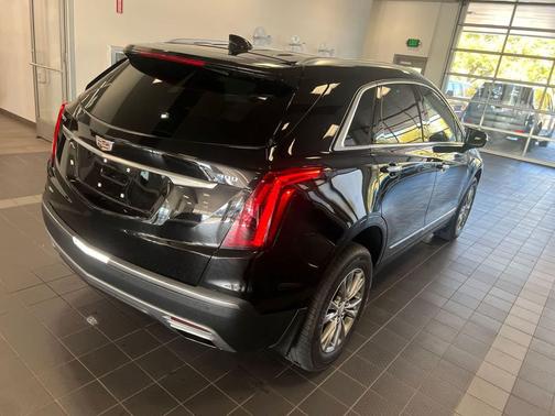 2022 Cadillac XT5 Premium Luxury