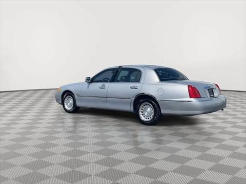 2000 Lincoln Town Car Executive