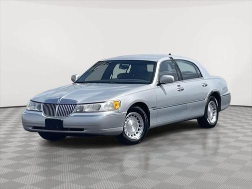 2000 Lincoln Town Car Executive