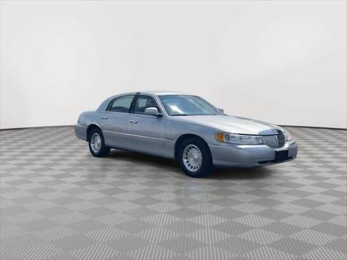 2000 Lincoln Town Car Executive