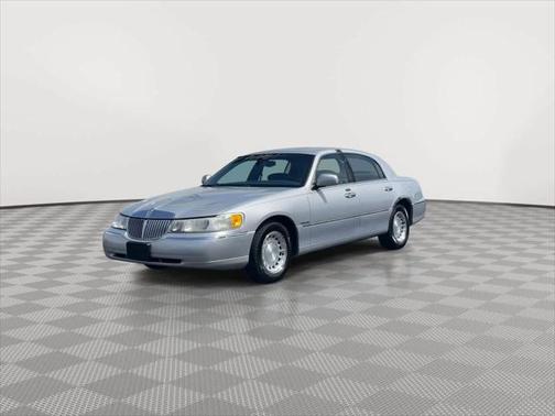 2000 Lincoln Town Car Executive