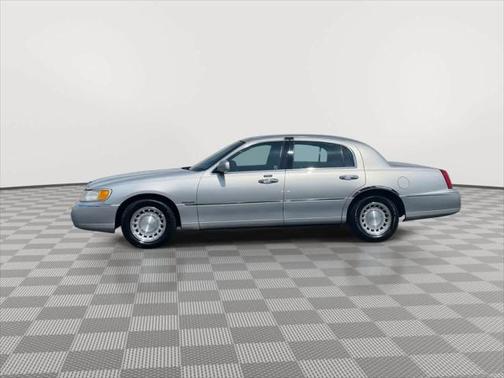 2000 Lincoln Town Car Executive