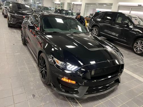 2017 Ford Shelby GT350 Base