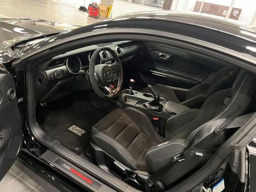 2017 Ford Shelby GT350 Base