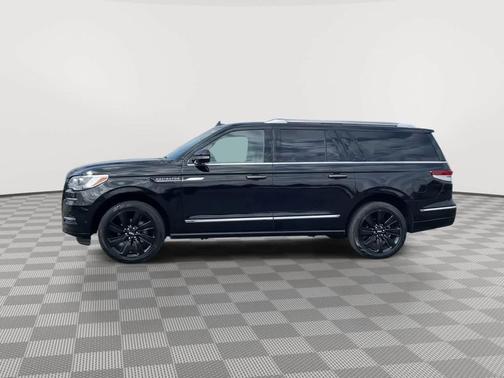 Infinite Black Metallic Clearcoat 2024 Lincoln Navigator Reserve